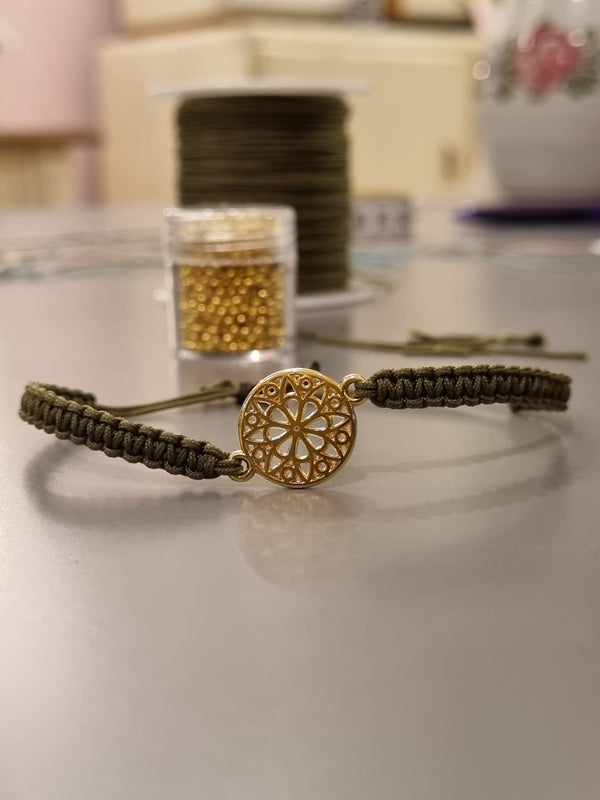 Workshop Makramee Armbänder für Anfänger:innen am 21.1.2025